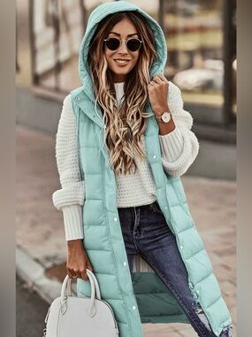 New Mid Length Puffer Blue Vest Large